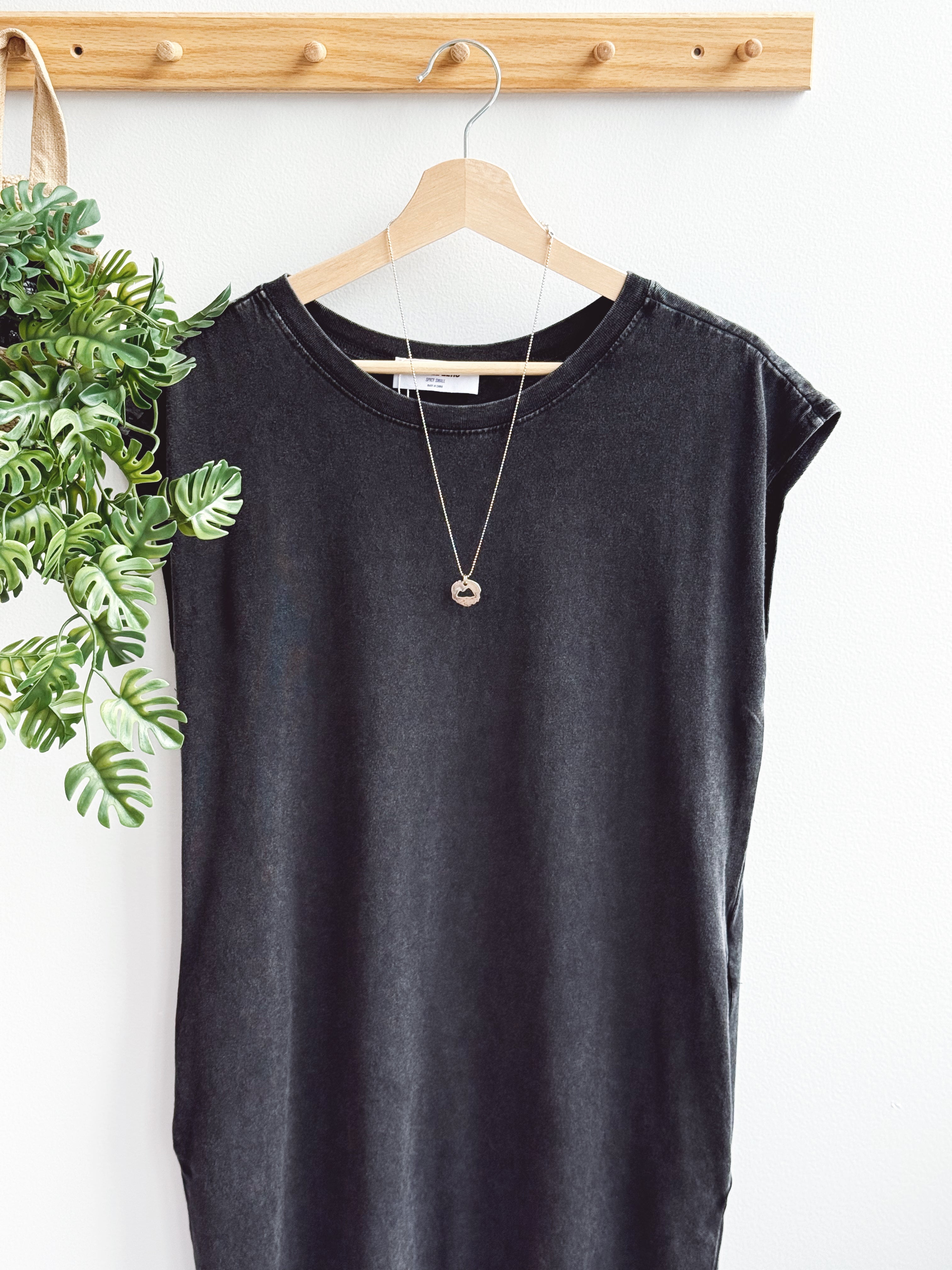 Long T-Shirt Dress - BLACK - willows clothing MIDI DRESS