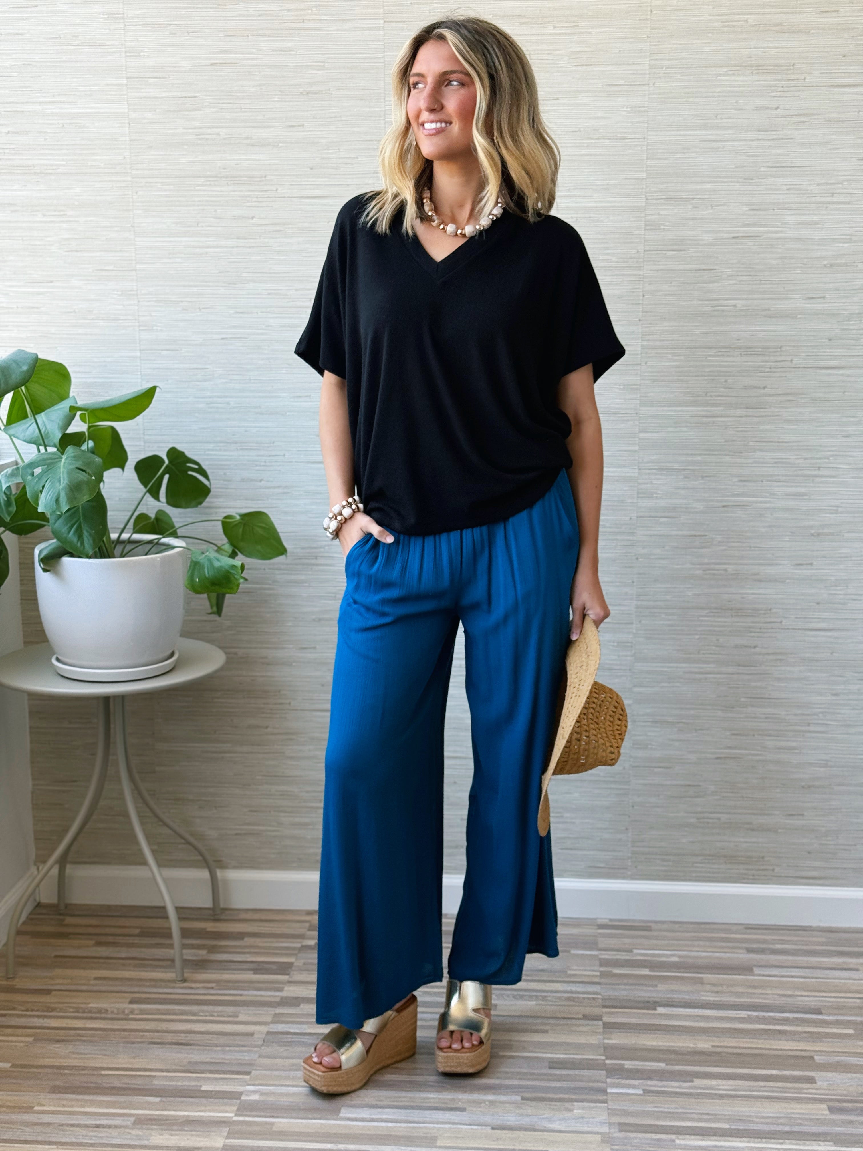 Lori V-Neck Tee - BLACK - willows clothing S/S Shirt
