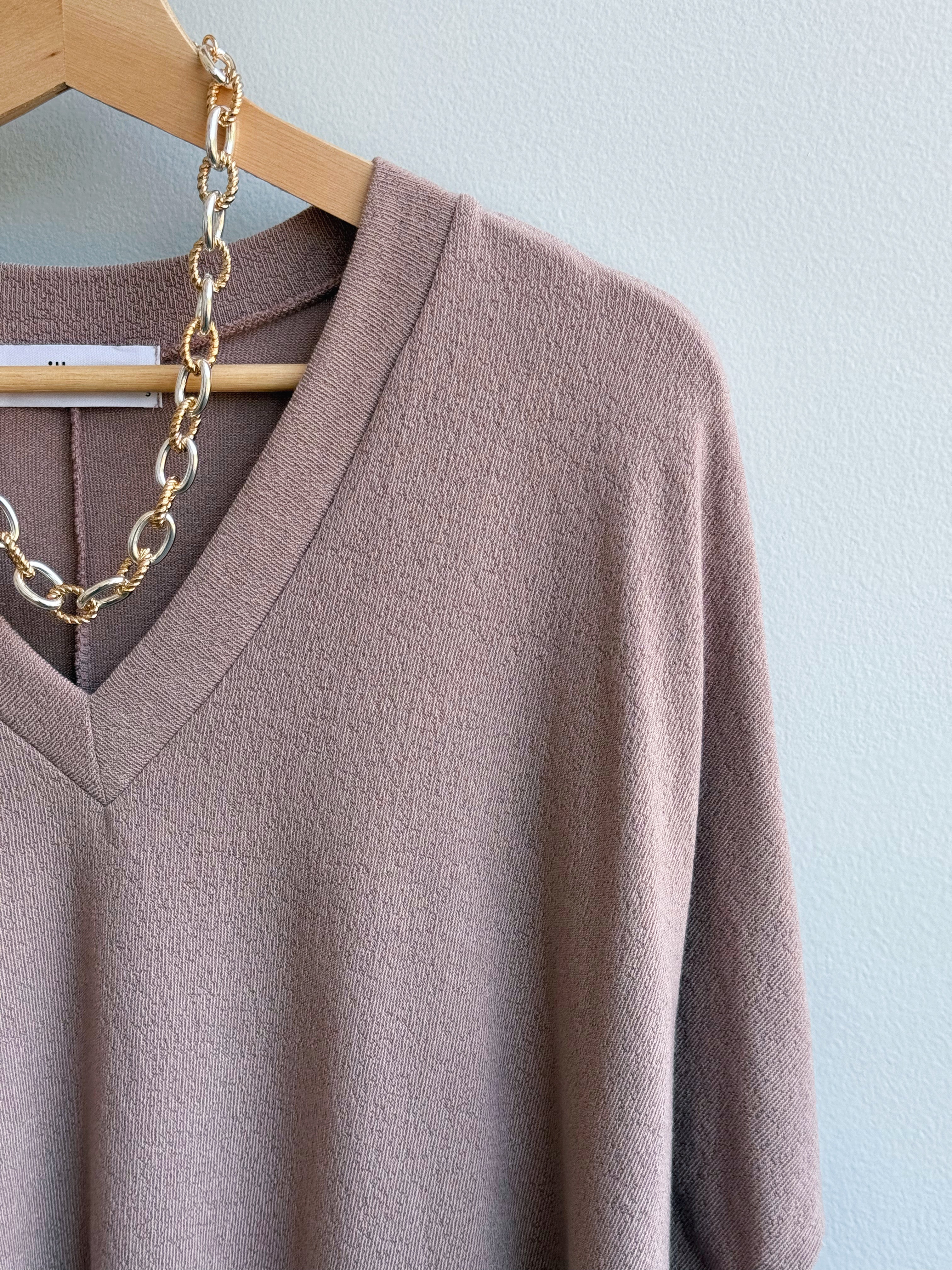 Lori V-Neck Tee - MAUVE - willows clothing S/S SHIRT