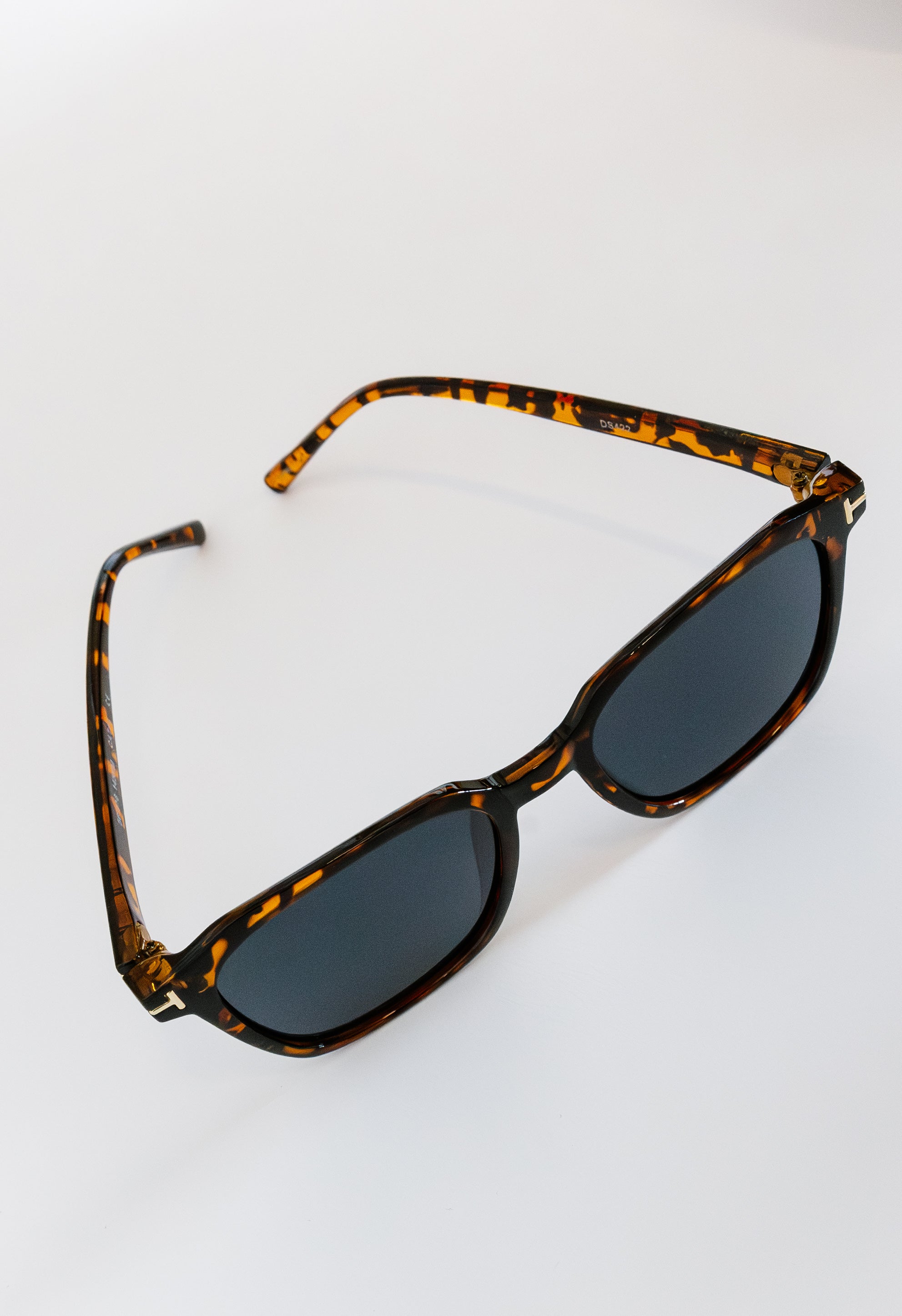 Maude Sunglasses - TORTOISE - willows clothing Sunglasses