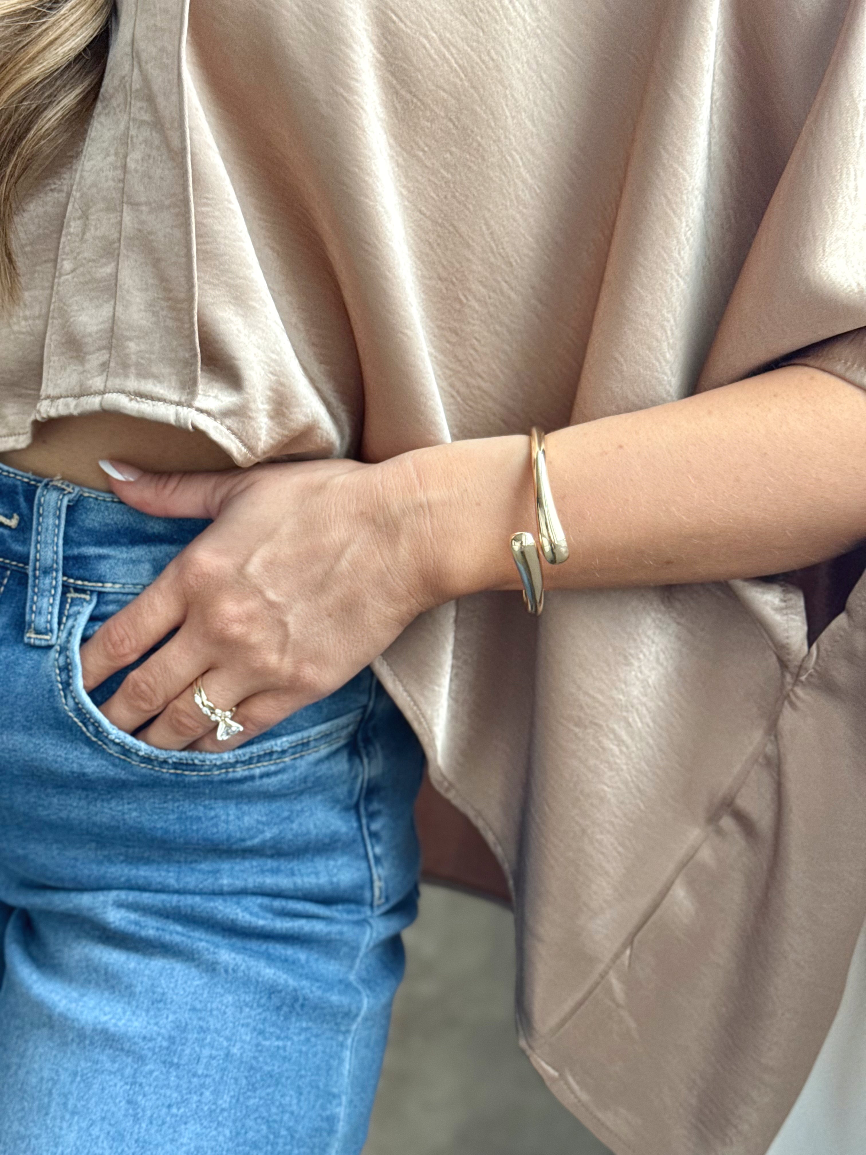 Nova Cuff Bracelet - GOLD - willows clothing Bracelets