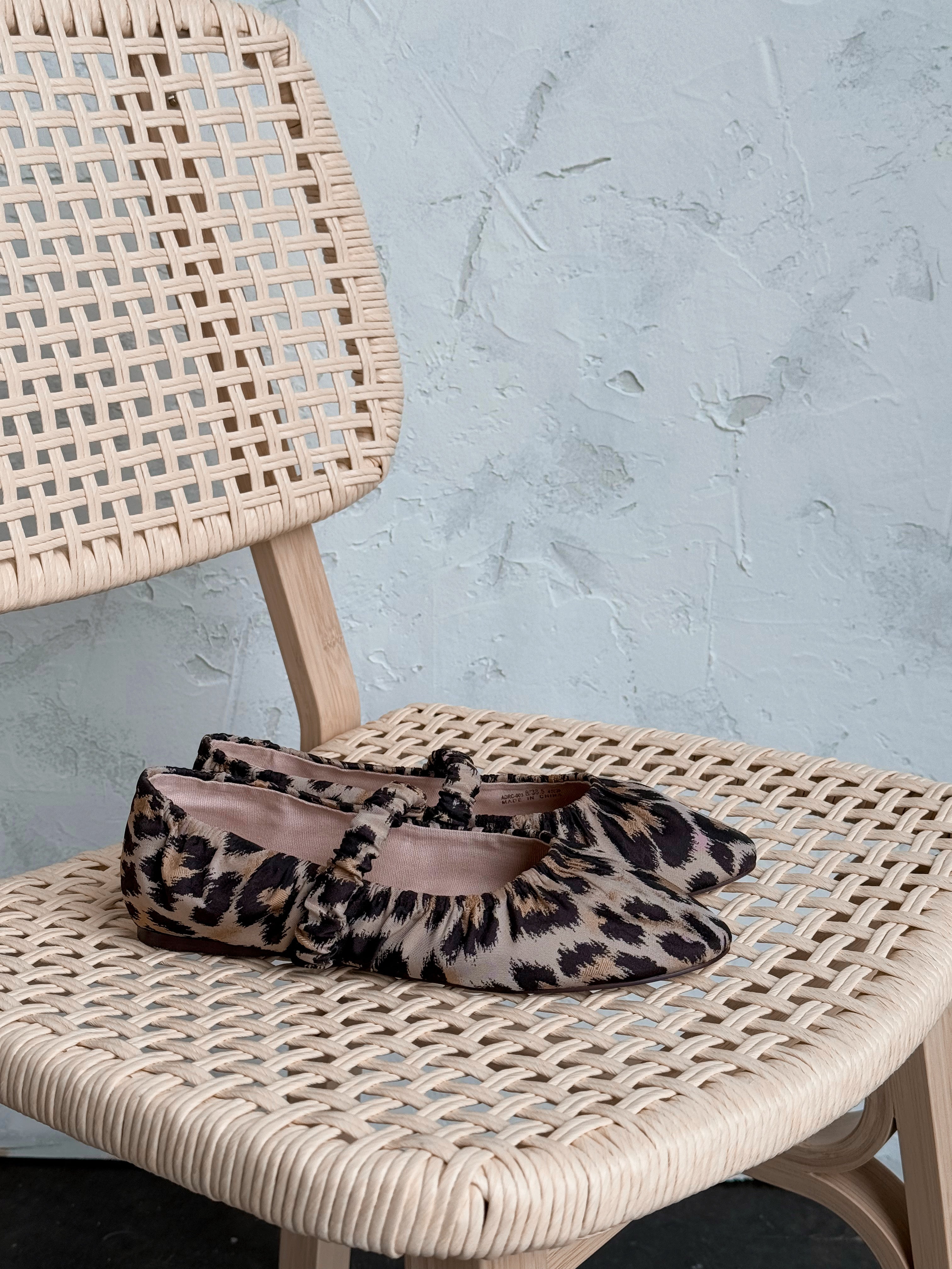 Pauline Flats - NATURAL/BLACK - willows clothing Flats