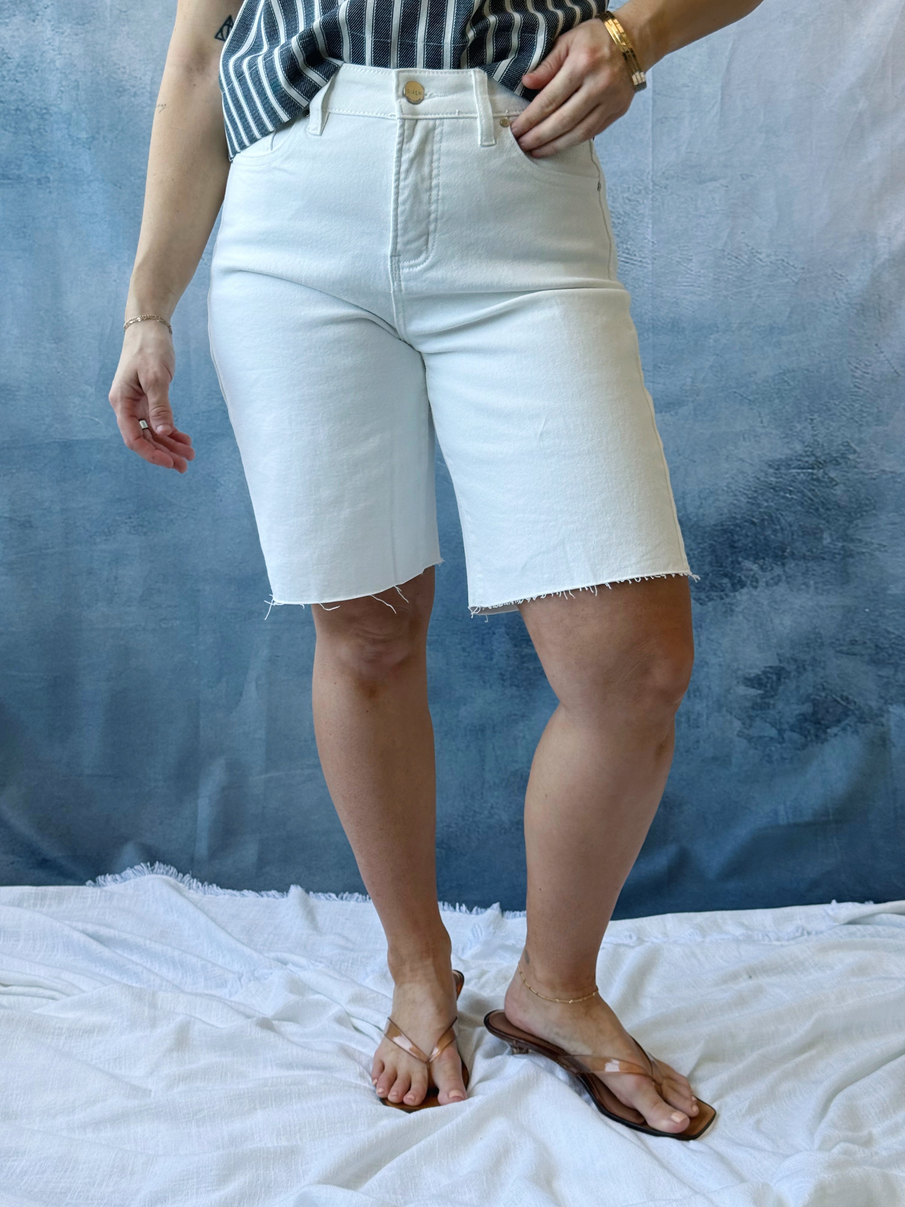[RISEN] Ferris Denim Shorts - WHITE - willows clothing SHORTS