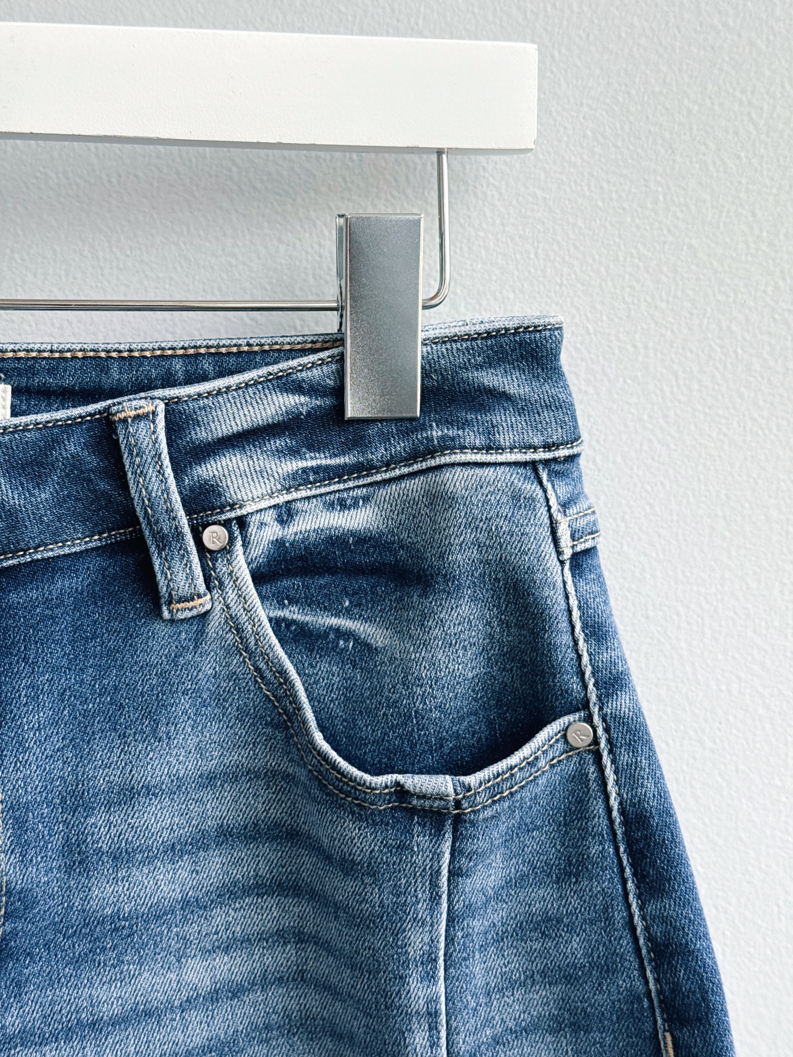 [RISEN] Truman Denim Shorts - MEDIUM - willows clothing SHORTS