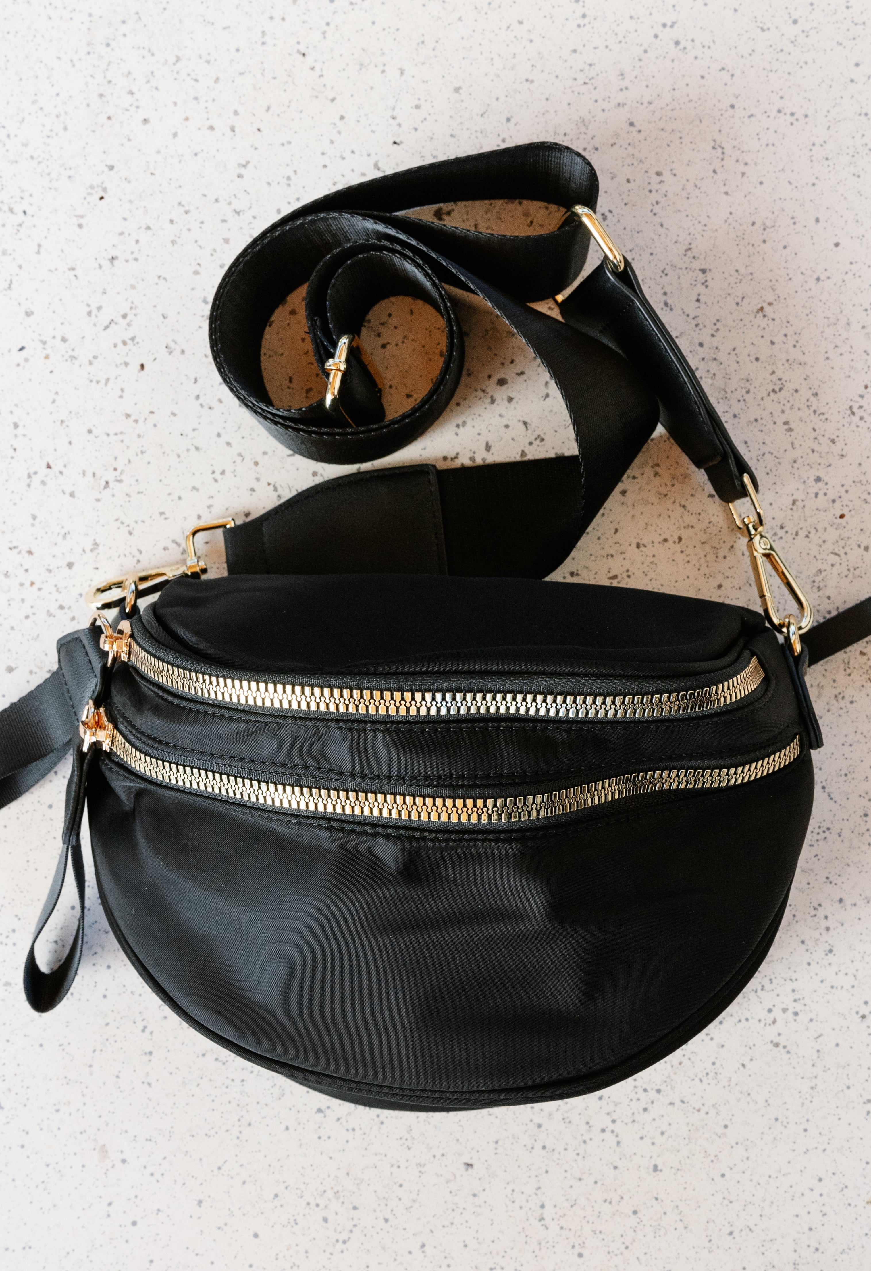 Trendy Fanny Pack - SOLID BLACK - willows clothing Crossbody
