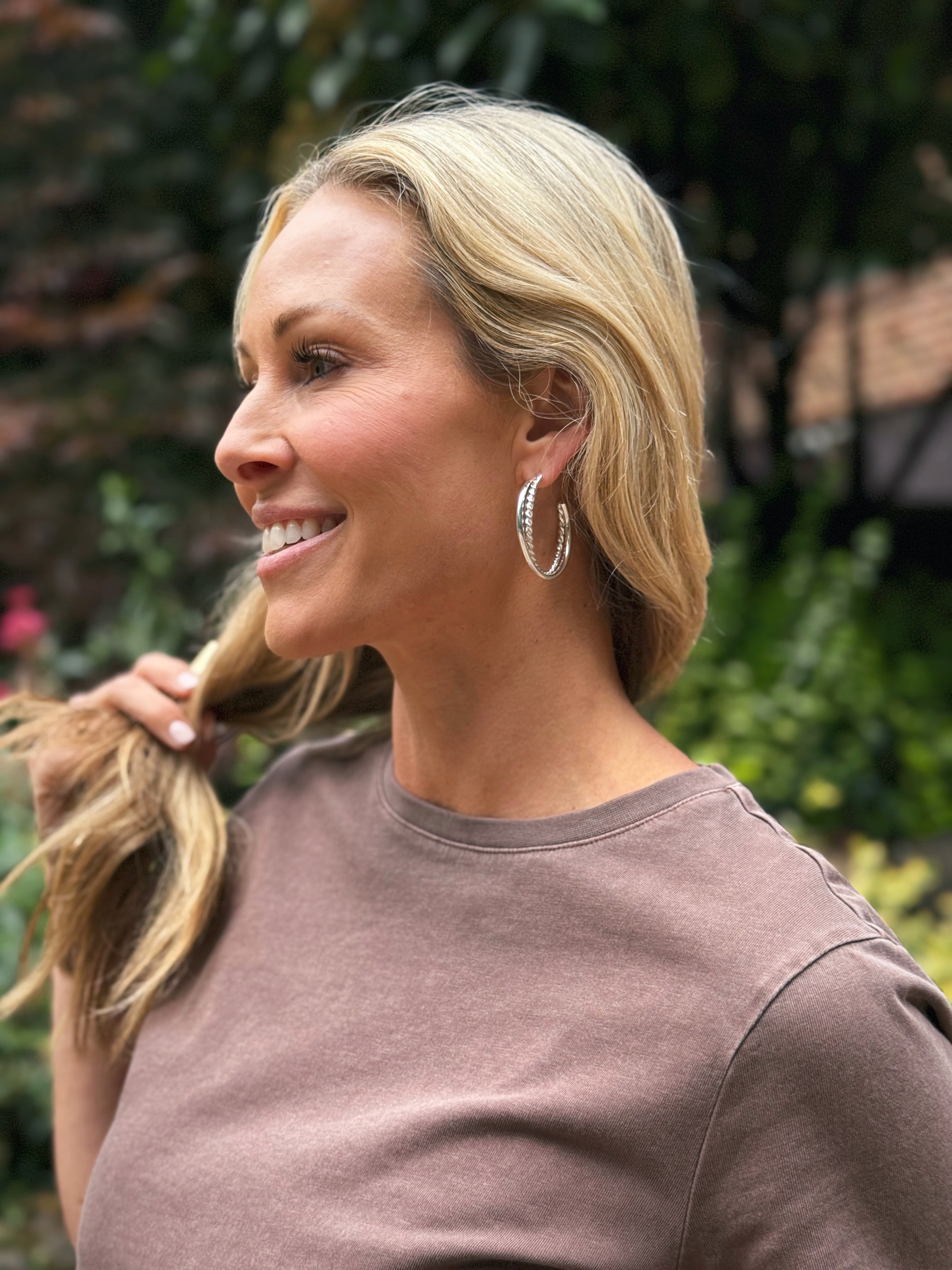 Twist Hoop Earrings - SILVER - willows clothing EARRINGS