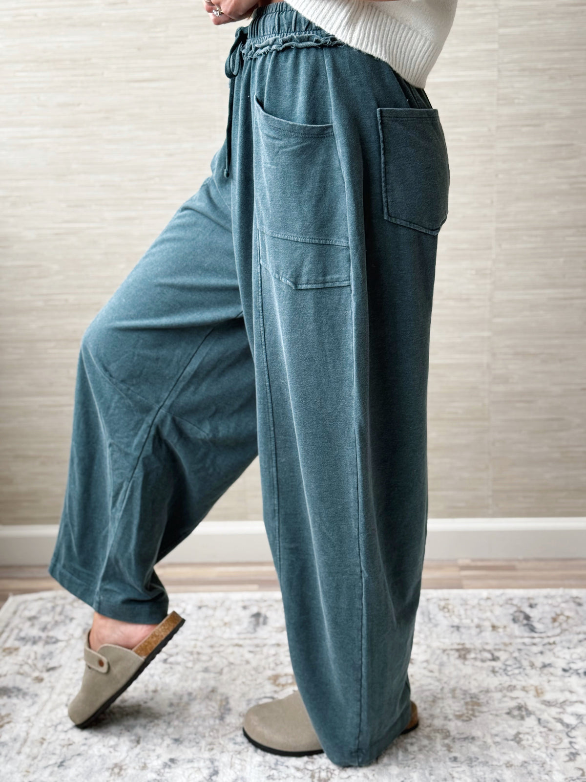 Weekend Barrel Sweatpants - DARK GREEN - willows clothing Sweatpants