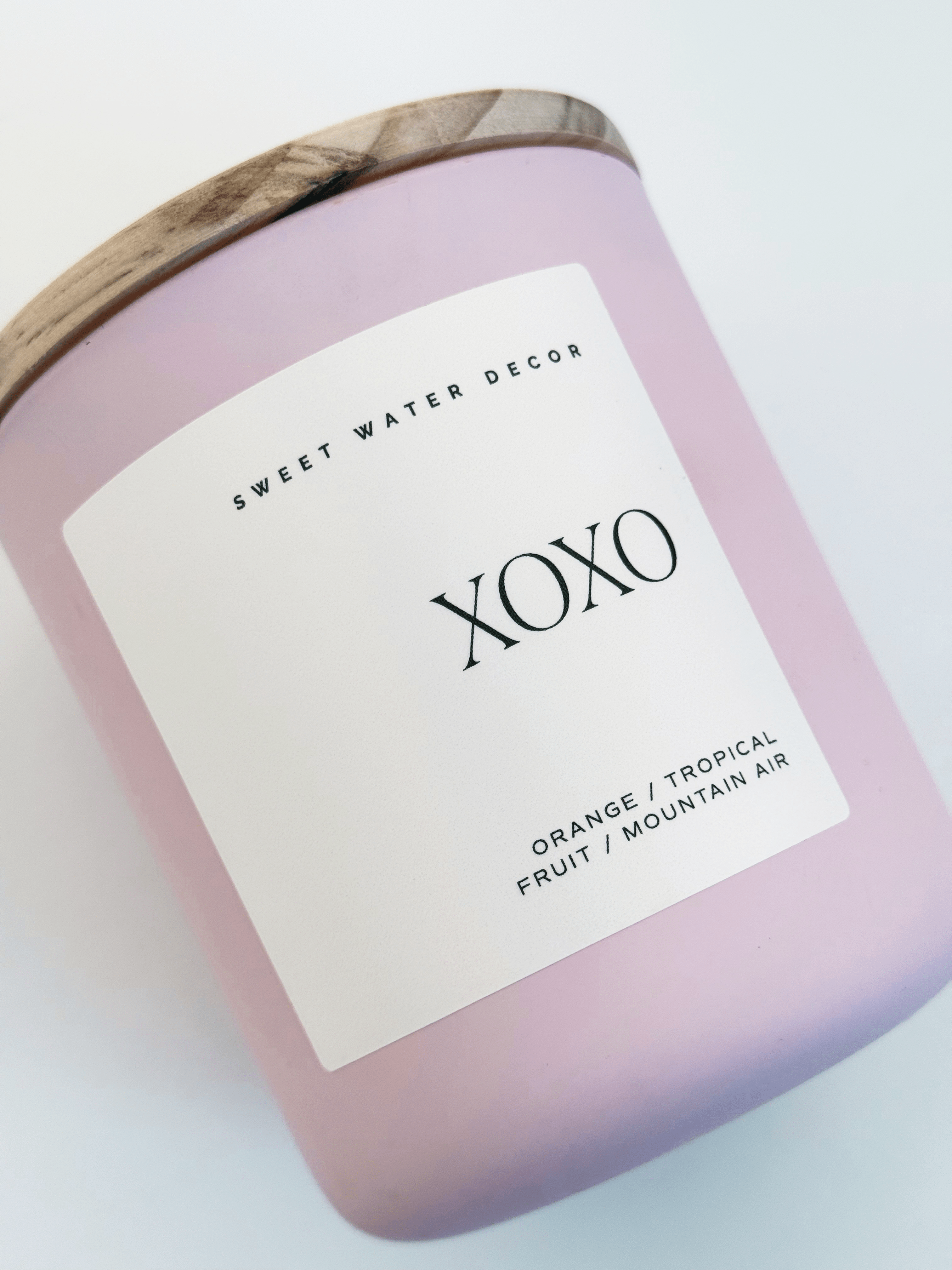 XOXO 15 oz Candle - willows clothing Candles
