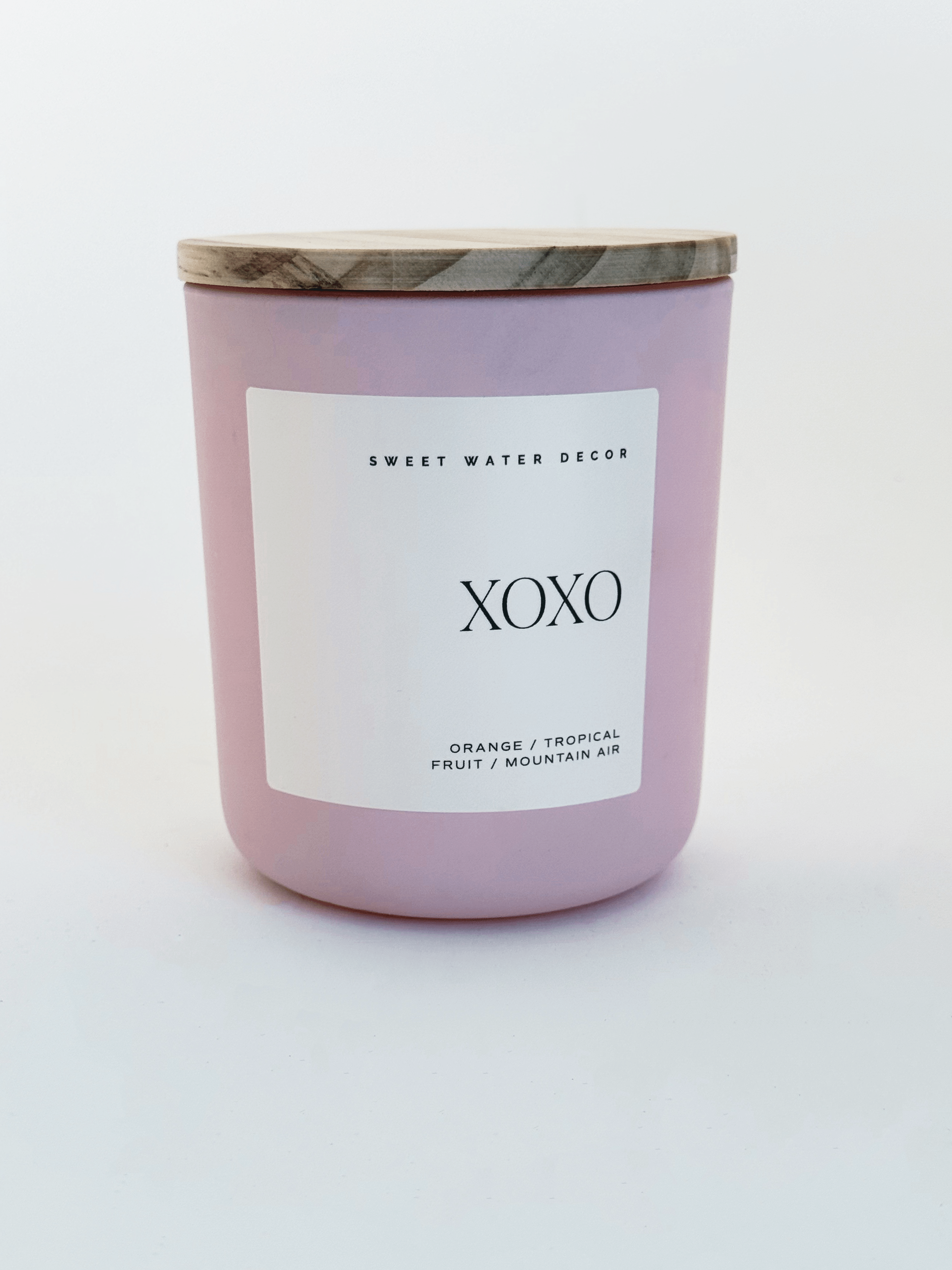 XOXO 15 oz Candle - willows clothing Candles